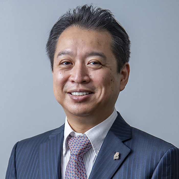 株式会社 龍泉堂　代表取締役社長 兼 CEO　塩島由晃
